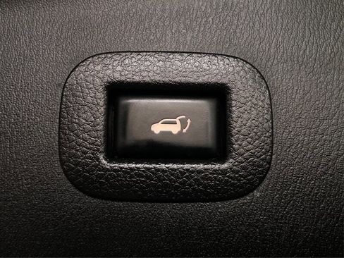 Used 2019 Nissan Armada SL w/ Premium Package image 20