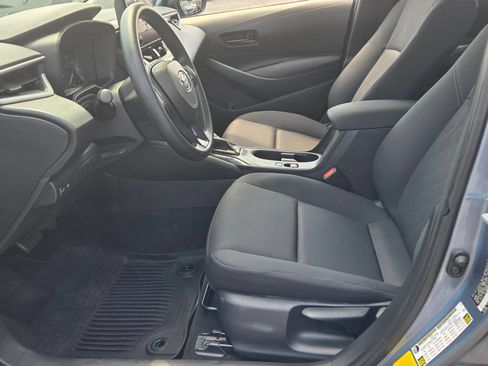 Used 2023 Toyota Corolla LE FWD image 5