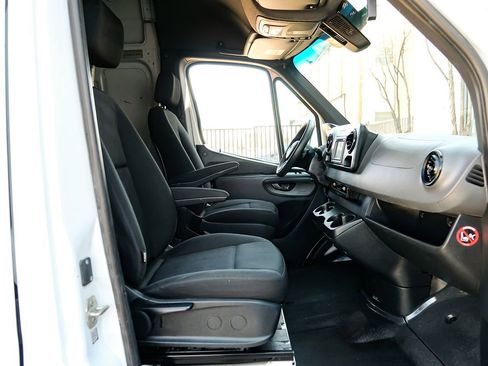 Used 2019 Mercedes-Benz Sprinter 144 Cargo w/ Driver Convenience Package image 25