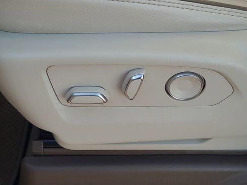 Used 2021 GMC Yukon XL Denali w/ Denali Premium Package image 16