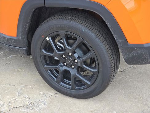 New 2026 Jeep Compass Latitude image 18