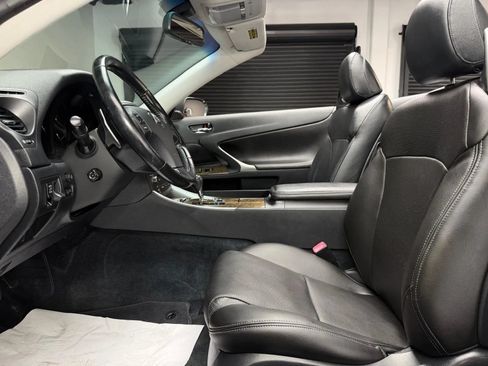Used 2010 Lexus IS 250C RWD image 22