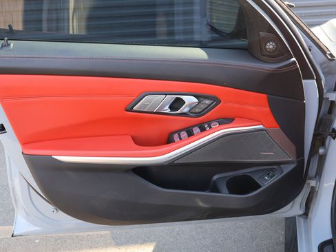Used 2025 BMW M3 Competition AWD/4WD image 9