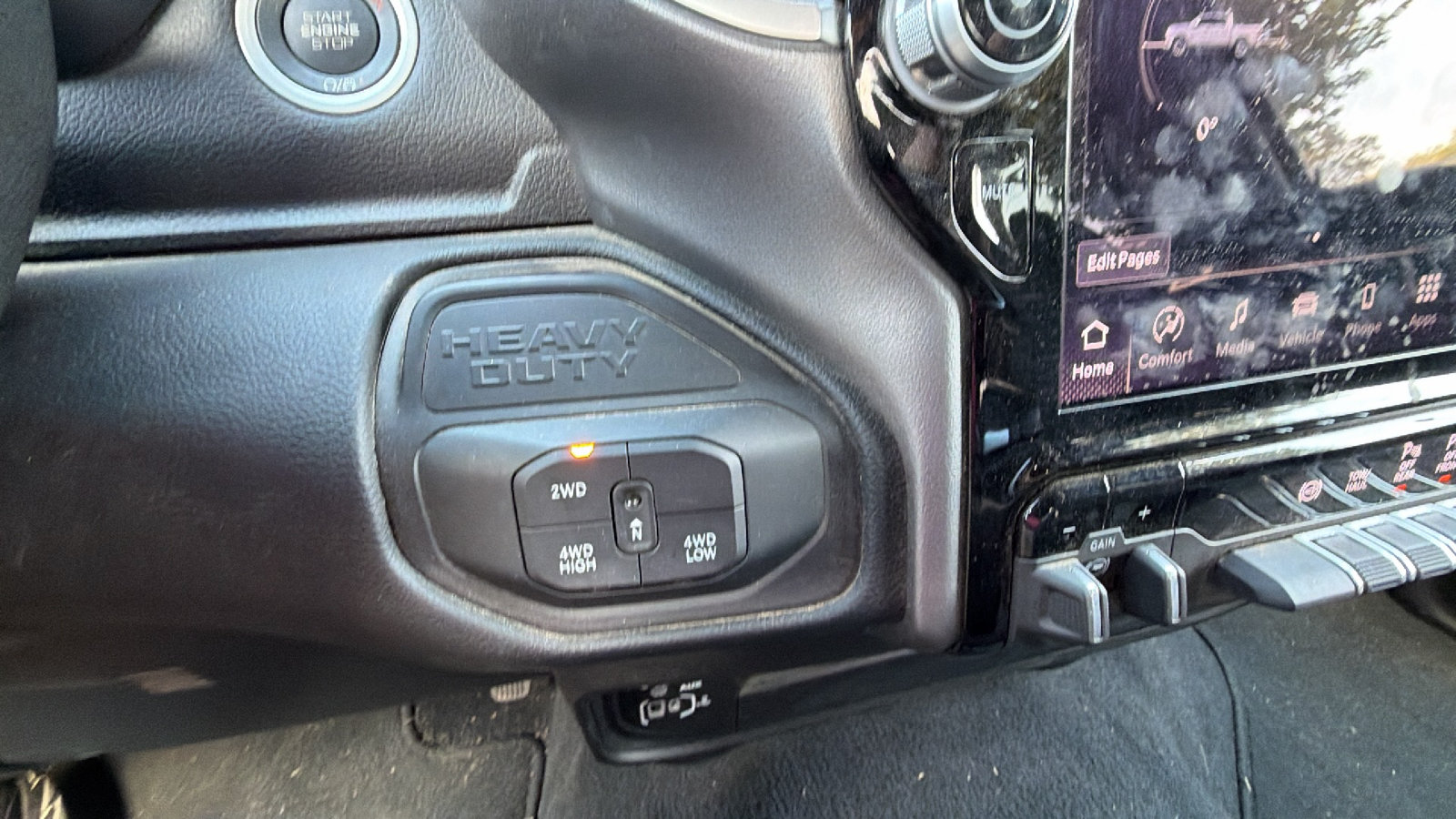 Used 2026 RAM 3500 Big Horn AWD/4WD image 31