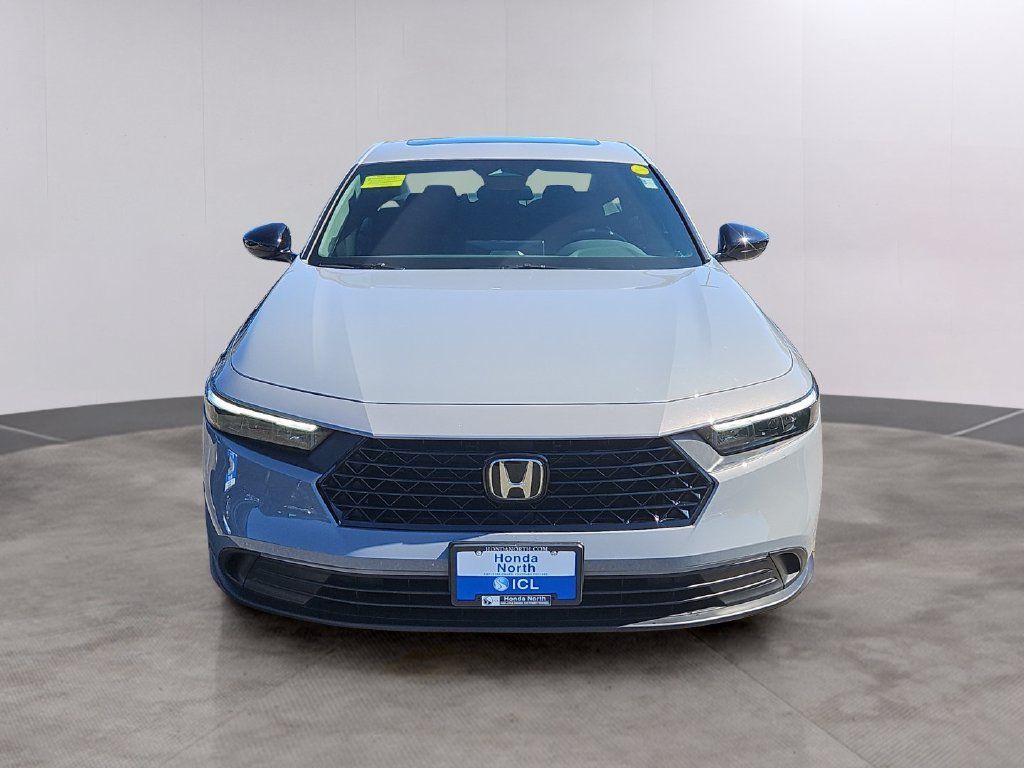 Used 2025 Honda Accord Sport image 2