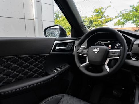 New 2026 Nissan Rogue Platinum AWD/4WD image 12