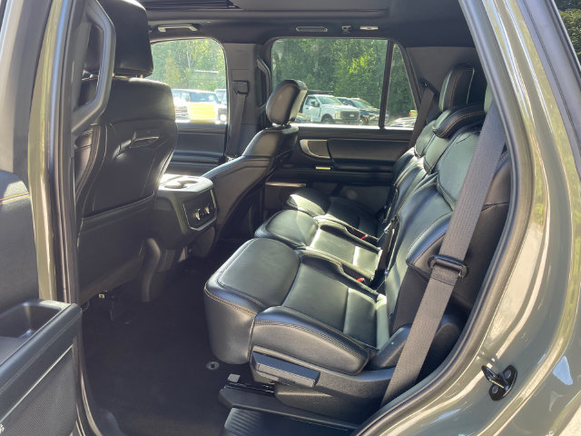 Used 2025 Ford Expedition Tremor AWD/4WD image 18