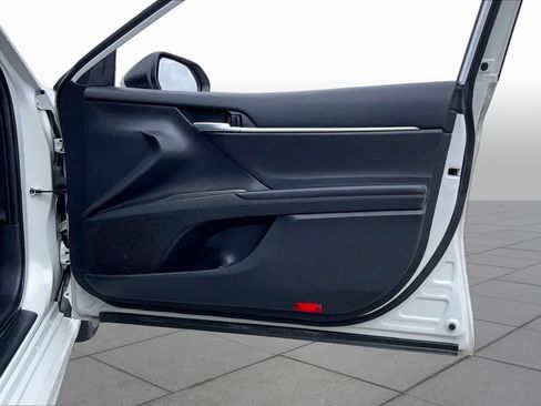 Used 2023 Toyota Camry SE FWD image 22