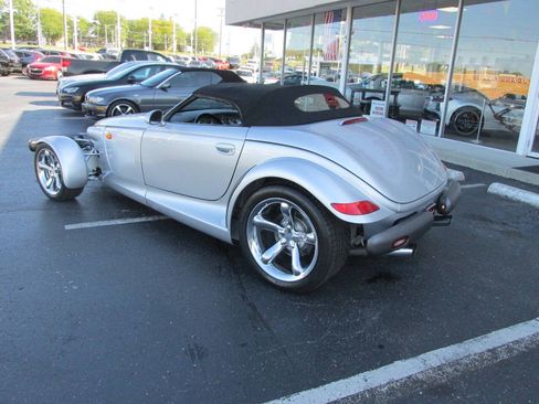 Used 2002 Chrysler Prowler RWD image 4