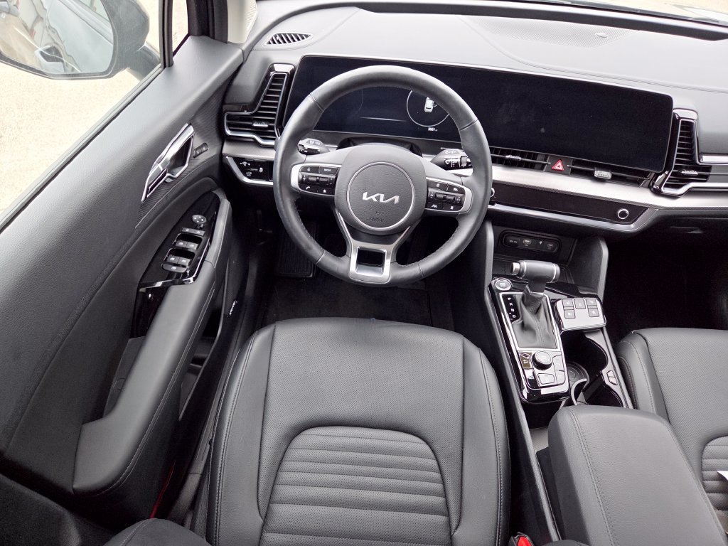 Used 2025 Kia Sportage SX FWD image 4