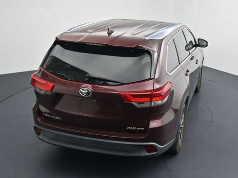 Used 2018 Toyota Highlander XLE AWD/4WD image 14