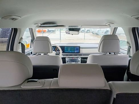 Used 2025 Hyundai Santa Fe SEL image 16