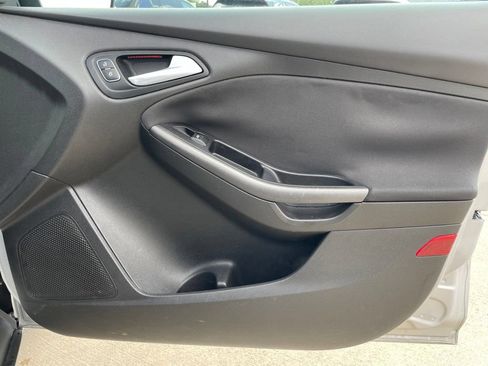 Used 2016 Ford Focus SE w/ Equipment Group 201A FWD image 29