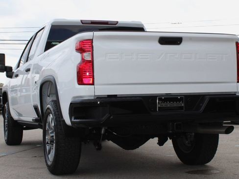 Used 2025 Chevrolet Silverado 2500 Custom w/ Z71 Off-Road Package AWD/4WD image 14