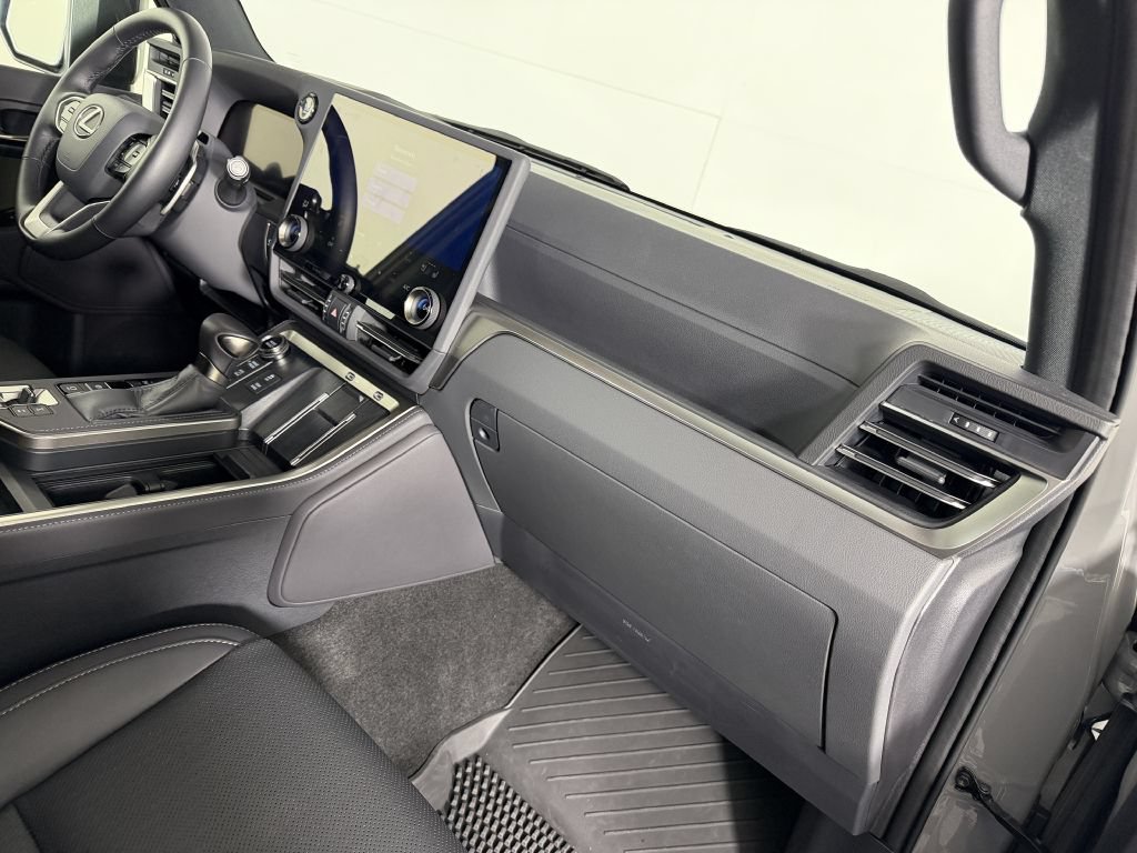 Used 2025 Lexus GX 550 AWD/4WD image 24