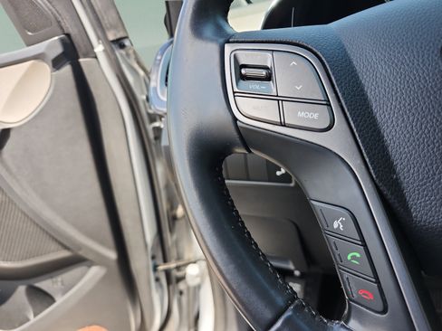 Used 2014 Hyundai Santa Fe GLS FWD image 23