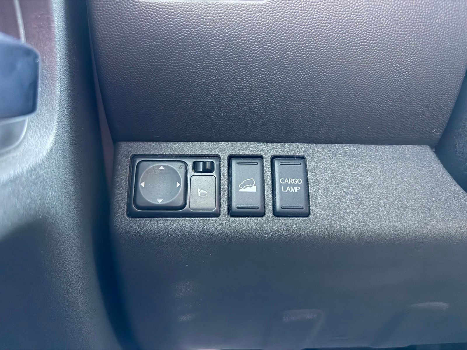 Used 2018 Nissan Frontier PRO-4X AWD/4WD image 25