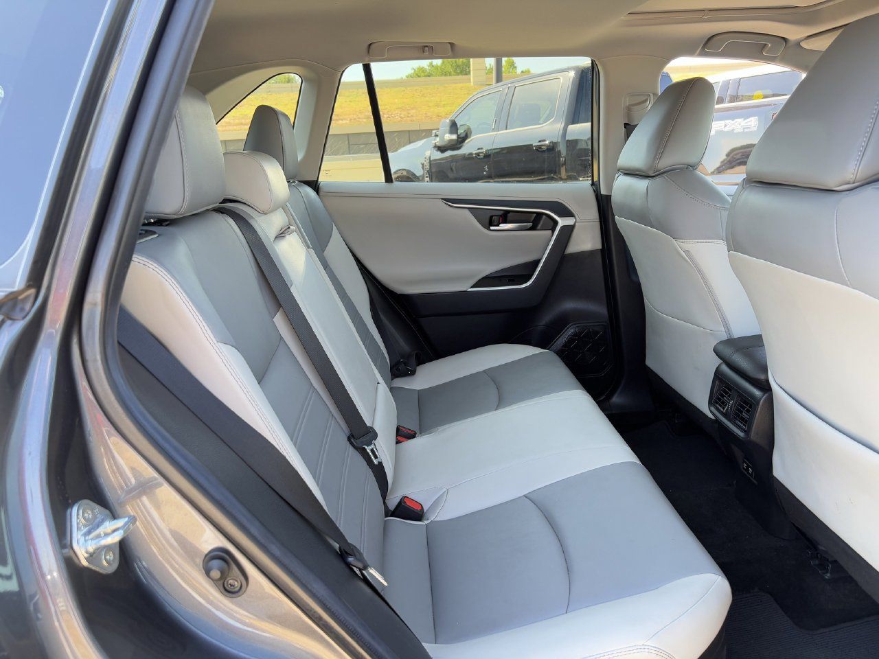 Used 2021 Toyota RAV4 Limited AWD/4WD image 31