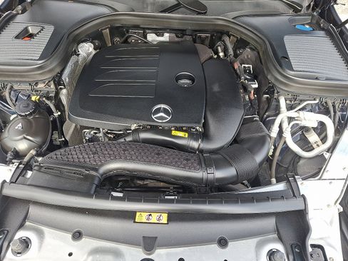 Used 2022 Mercedes-Benz GLC 300 4MATIC SUV image 28