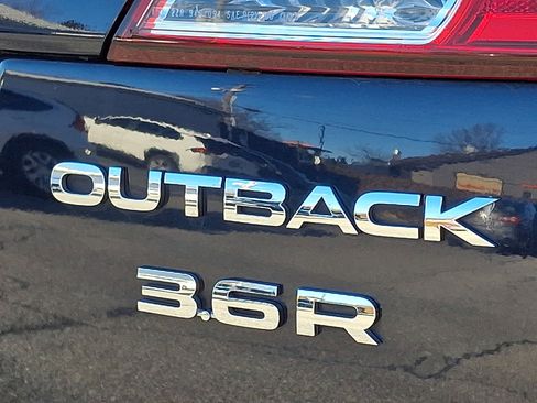 Used 2012 Subaru Outback 3.6R Limited w/ Moonroof Pkg image 32