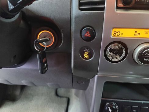 Used 2006 Nissan Pathfinder SE w/ (P01) Se Premium Pkg image 29