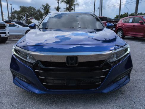 Used 2018 Honda Accord Sport image 3