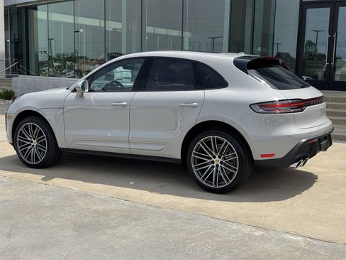 New 2025 Porsche Macan image 3