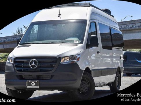 Used 2021 Mercedes-Benz Sprinter 2500 image 1