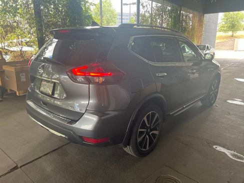 Used 2018 Nissan Rogue SL w/ Premium Package AWD/4WD image 3