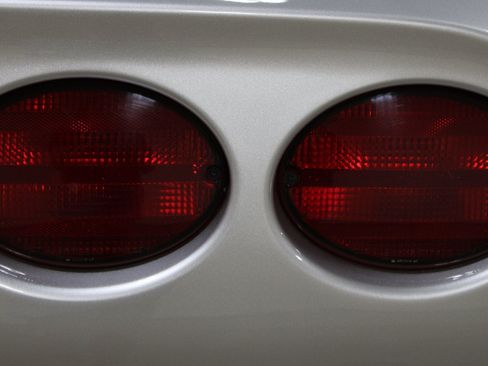 Used 2002 Chevrolet Corvette Convertible w/ Preferred Equipment Group2 RWD image 9