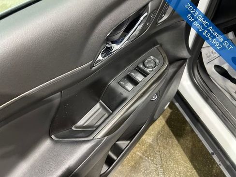 Used 2023 GMC Acadia SLT w/ Preferred Package image 13