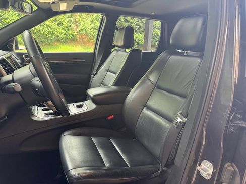 Used 2018 Jeep Grand Cherokee Limited AWD/4WD image 11