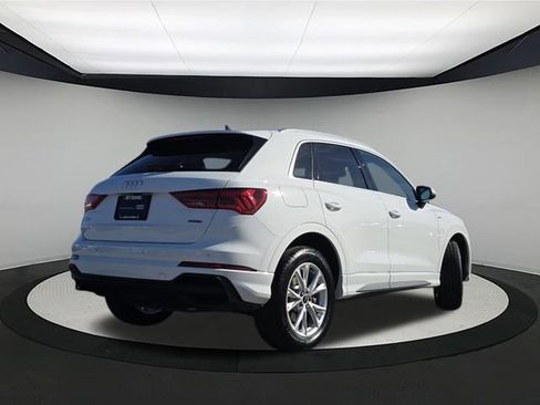 Certified 2025 Audi Q3 2.0T Premium w/ Convenience Package image 7