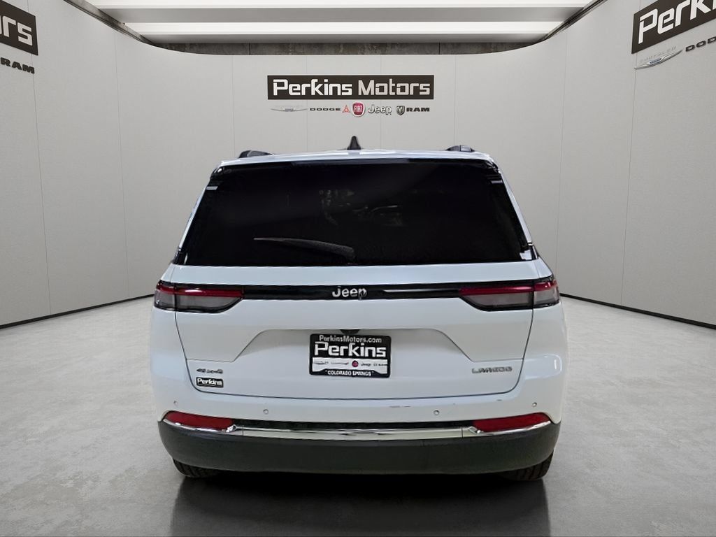 Used 2023 Jeep Grand Cherokee Laredo AWD/4WD image 6