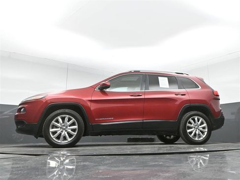 Used 2017 Jeep Cherokee Limited w/ Trailer Tow Group image 36