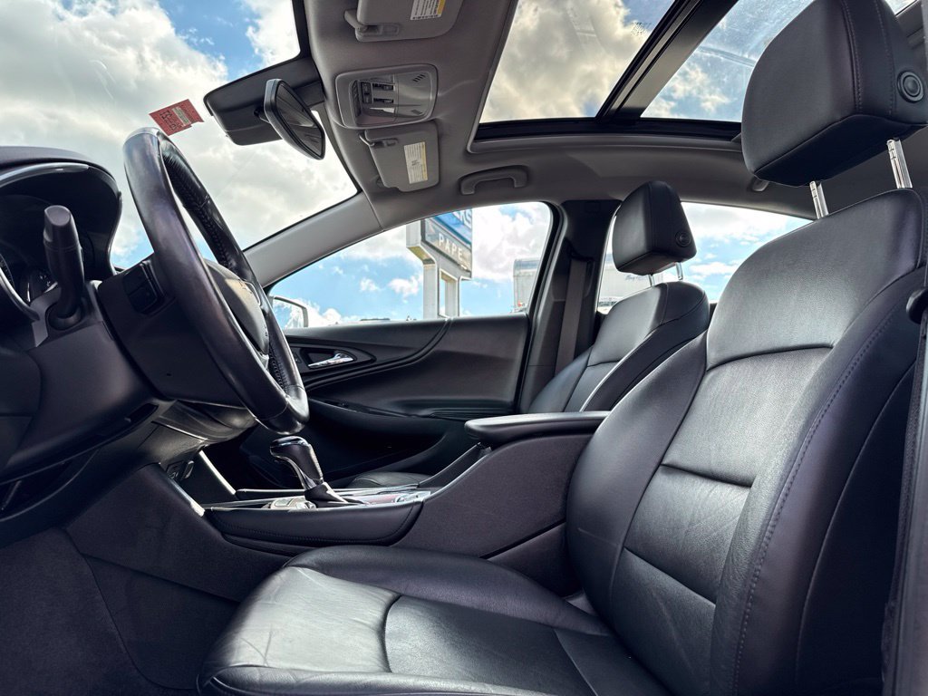 Used 2019 Chevrolet Malibu Hybrid w/ Leather Package FWD image 15