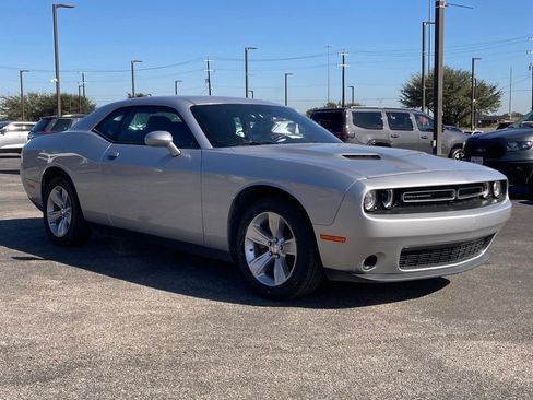 Used 2023 Dodge Challenger SXT image 3