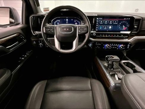 Used 2024 GMC Sierra 1500 Elevation w/ Elevation Premium Package AWD/4WD image 6