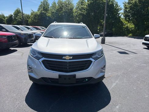 Used 2018 Chevrolet Equinox LT w/ Sun & Infotainment Package image 2