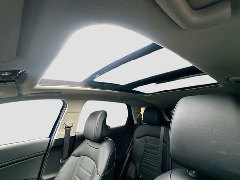 Certified 2025 Kia Sportage SX image 23