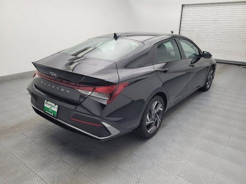 Used 2025 Hyundai Elantra Sport FWD image 9