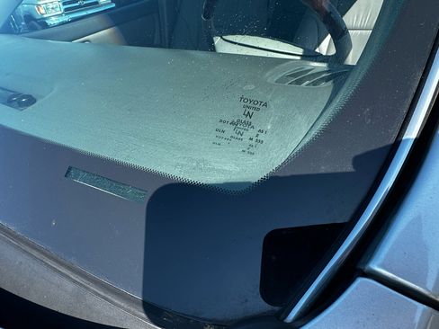 Used 2003 Toyota Avalon XLS image 13