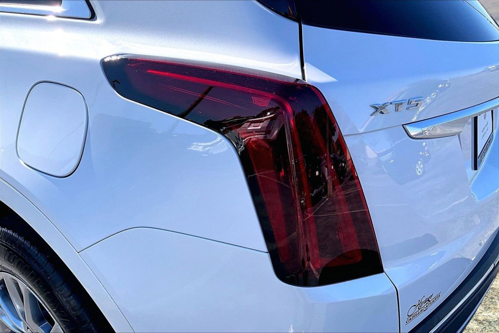 Used 2022 Cadillac XT5 Premium Luxury w/ Technology Package FWD image 23