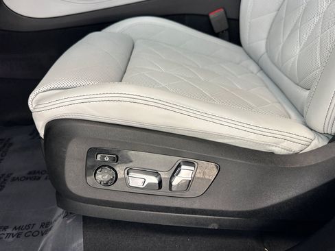 Used 2024 BMW X5 xDrive50e w/ Executive Package AWD/4WD image 15