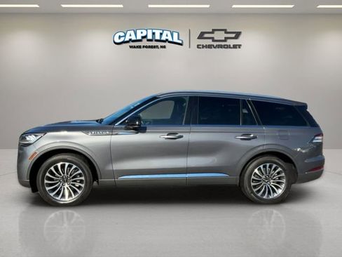 Used 2023 Lincoln Aviator Reserve w/ Equipment Group 201A image 2