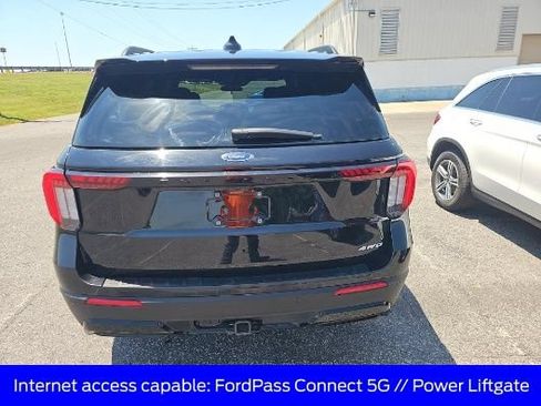 Used 2025 Ford Explorer ST-Line w/ ST-Line Street Pack AWD/4WD image 7