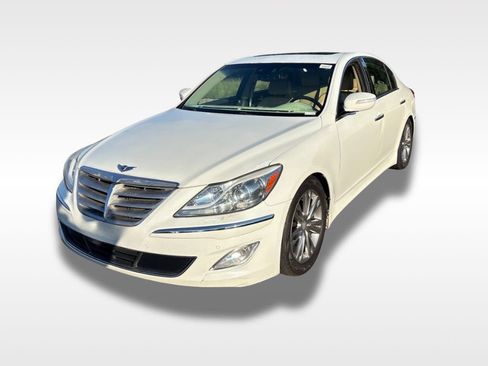 Used 2012 Hyundai Genesis 3.8 w/ Premium Pkg RWD image 1