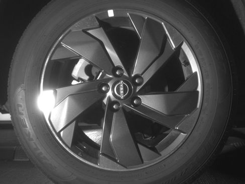Used 2025 Nissan Rogue SV FWD image 18