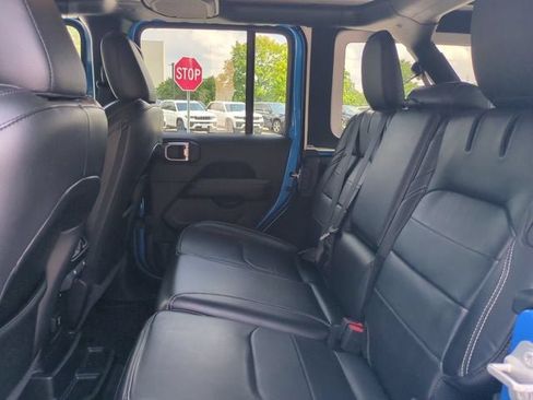 Used 2023 Jeep Wrangler Unlimited Sahara w/ Cold Weather Group AWD/4WD image 14