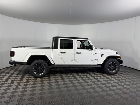 Certified 2023 Jeep Gladiator Overland w/ Popular Equipment Package AWD/4WD image 5